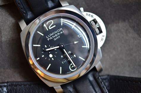 panerai 212 vs 213|Understanding A Classic: The Panerai PAM0233, An Icon Among .